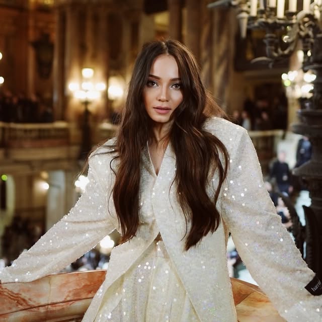 Enzy Storia Leovarisa